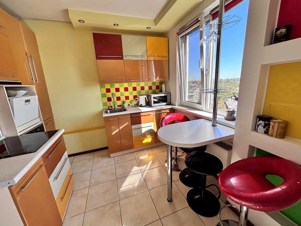Apartment. Kryvyi Rih, Solnechnyi micro-district, st.