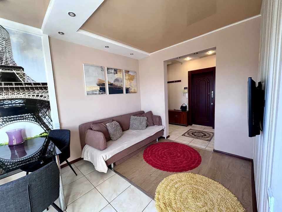 Apartment. Kryvyi Rih, Solnechnyi micro-district, st.