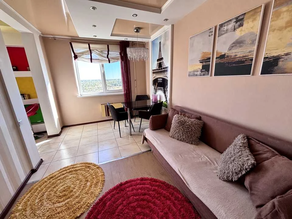 Apartment. Kryvyi Rih, Solnechnyi micro-district, st.