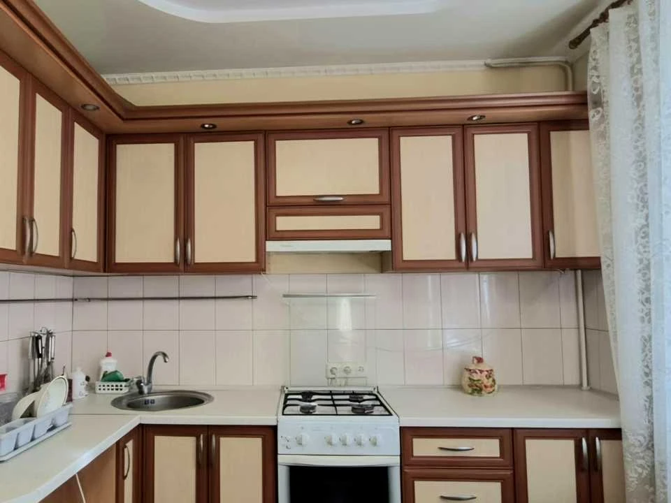 Apartment. Kryvy Rih, 5 Zarichnyi microdistrict, st.