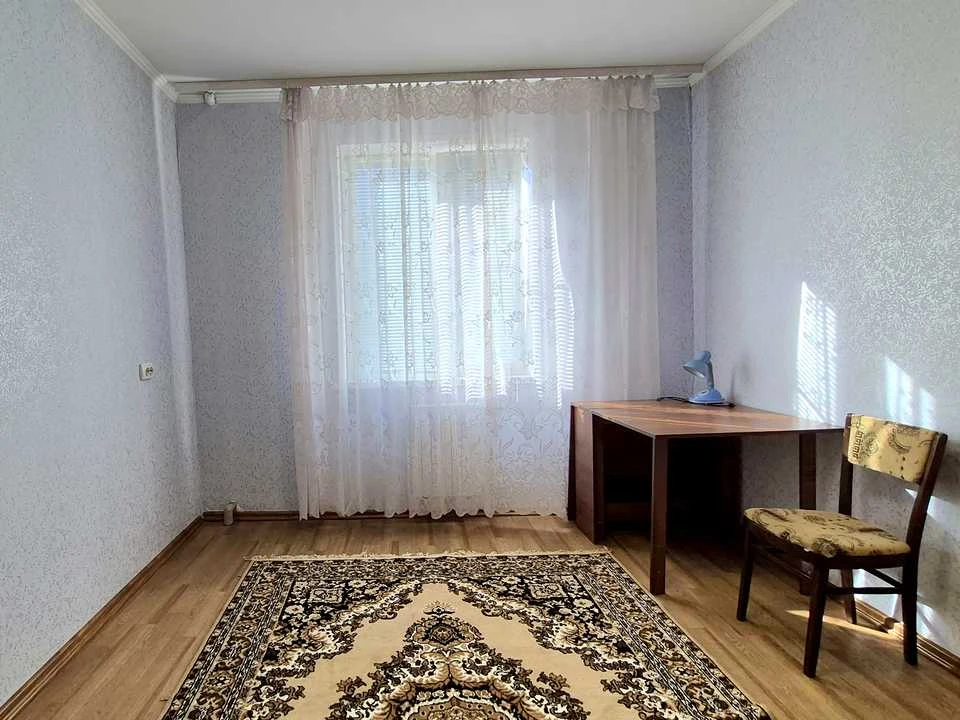 Apartment. Kryvy Rih, 5 Zarichnyi microdistrict, st.