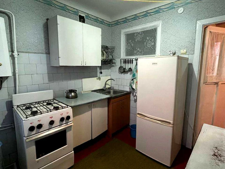 Apartment. Roman Shukhyeвича 18, Krivoi Rog