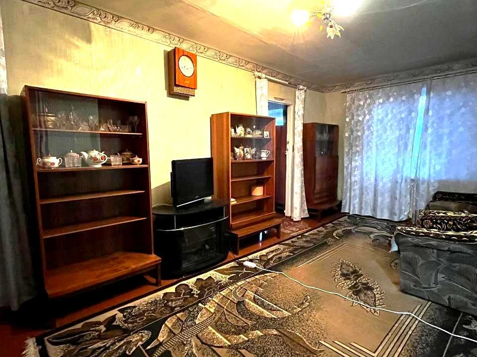 Квартира. Кривий Ріг, вулиця Романа Шухевича, 18