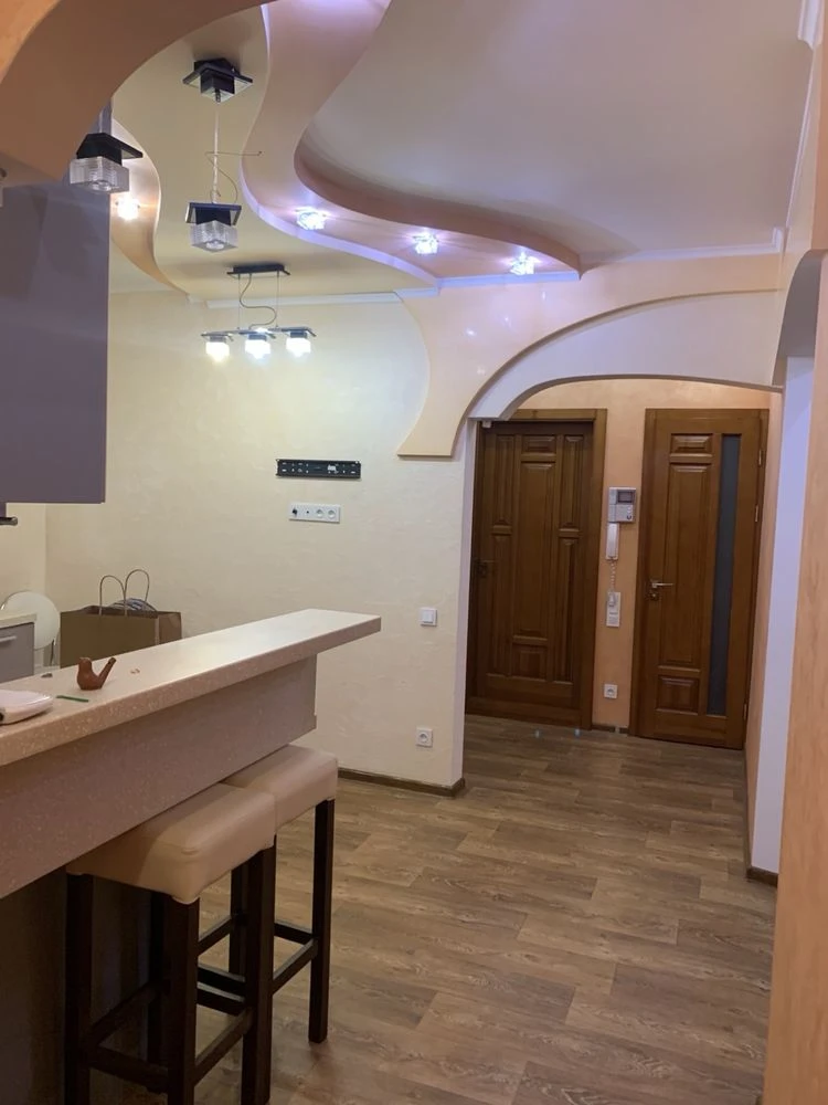 Сдается 3-комнатная квартира на улице Гырницком