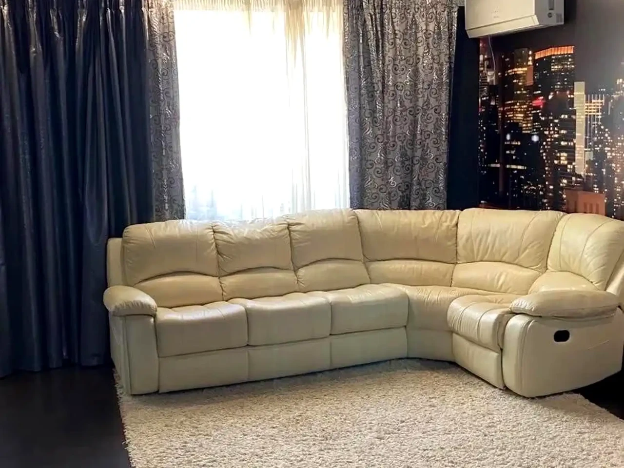 Rent 2-room apartment 65 m² on the 10th floor.