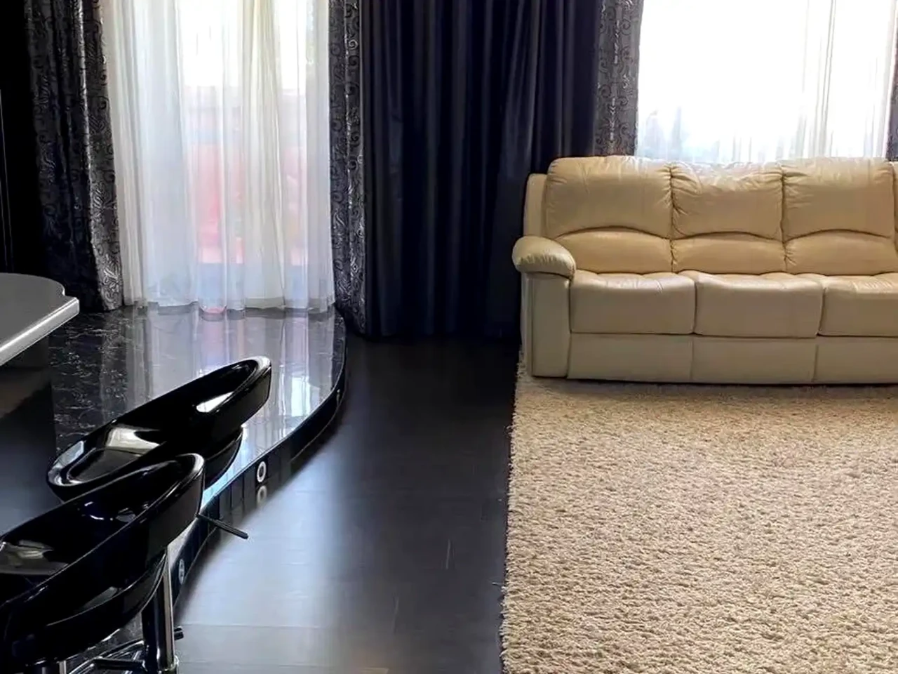 Rent 2-room apartment 65 m² on the 10th floor.