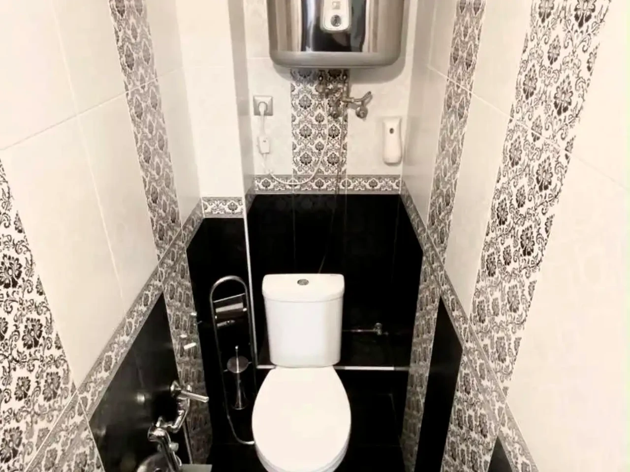 Rent 2-room apartment 65 m² on the 10th floor.