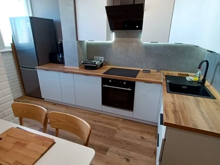 Rent 1-bedroom apartment 39 sq m on the 17th floor of the 22-story building.