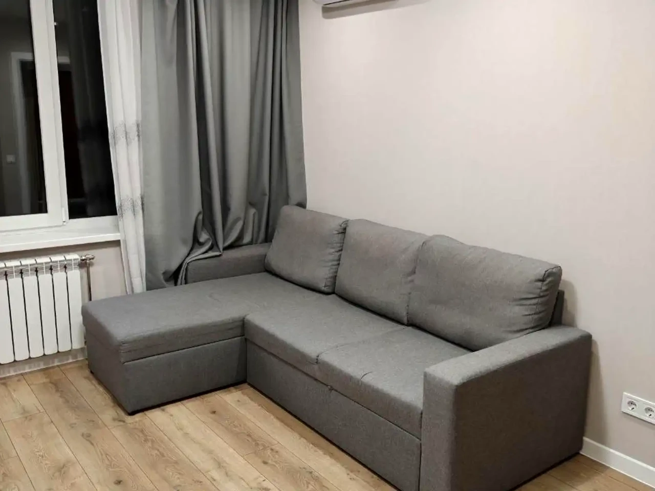 Rent 1-bedroom apartment 39 sq m on the 17th floor of the 22-story building.