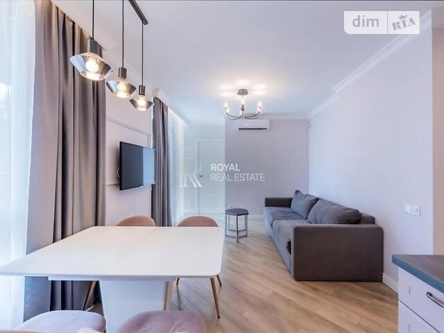 Sale of 2-room apartment 63.1 sq. m. on Predslavynska Street 55A • I