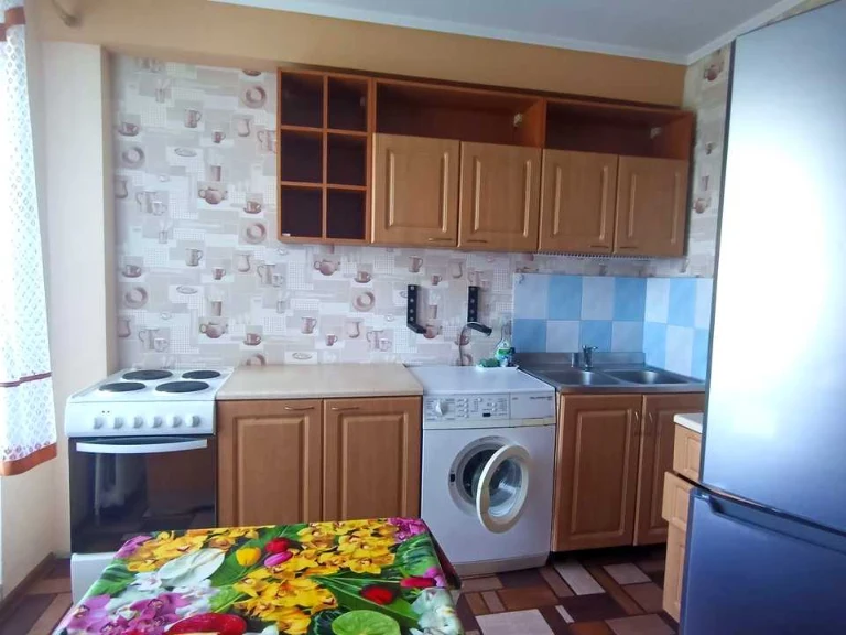 Apartment. Brovary, Грушевського Street