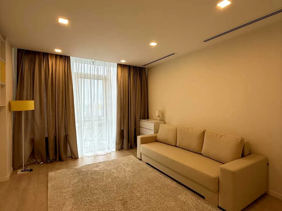 Apartment. V'yacheslava Chornovola Street, Brovary