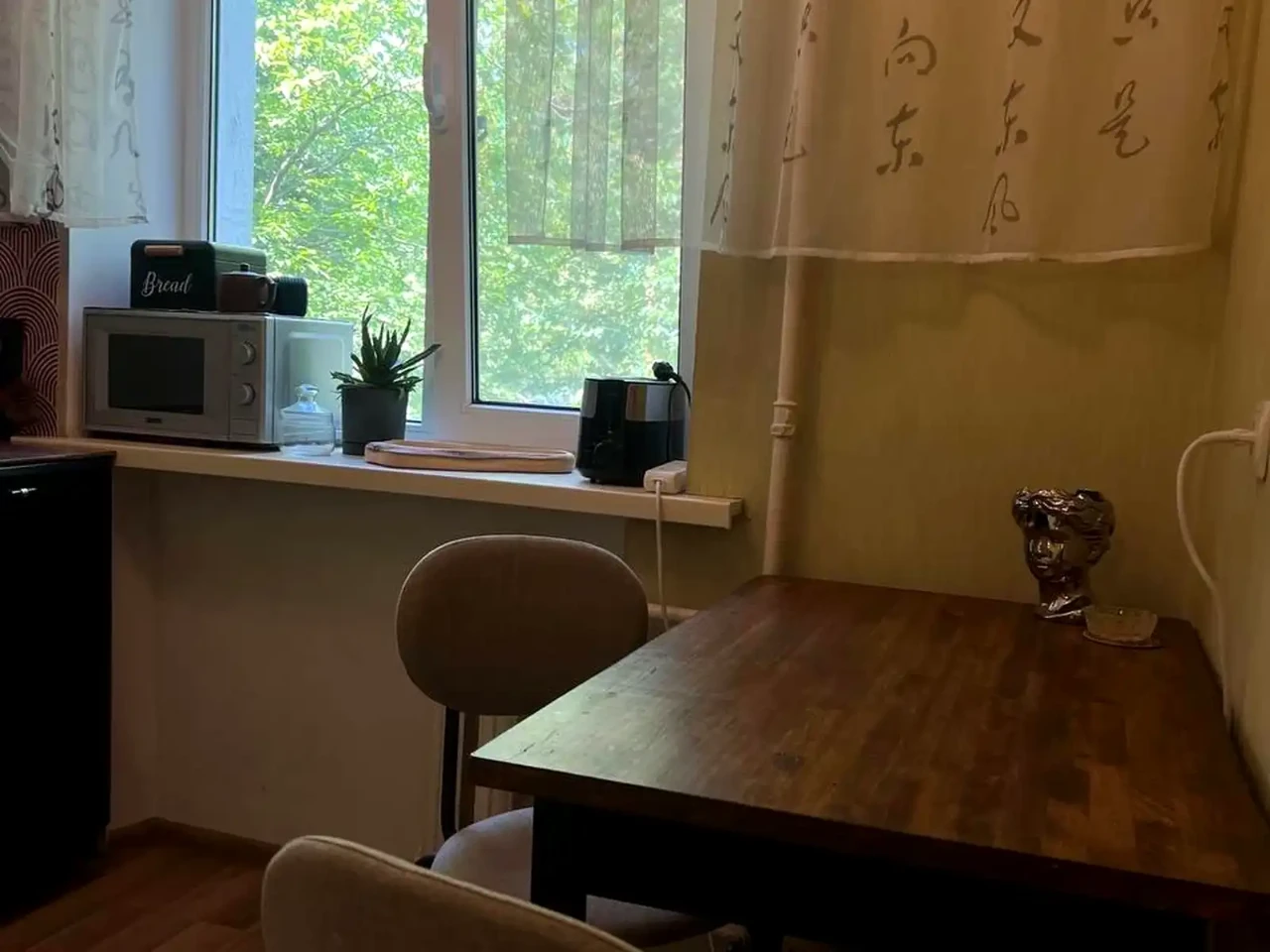 Rent 2-room apartment 50 sq m, 3rd floor.
