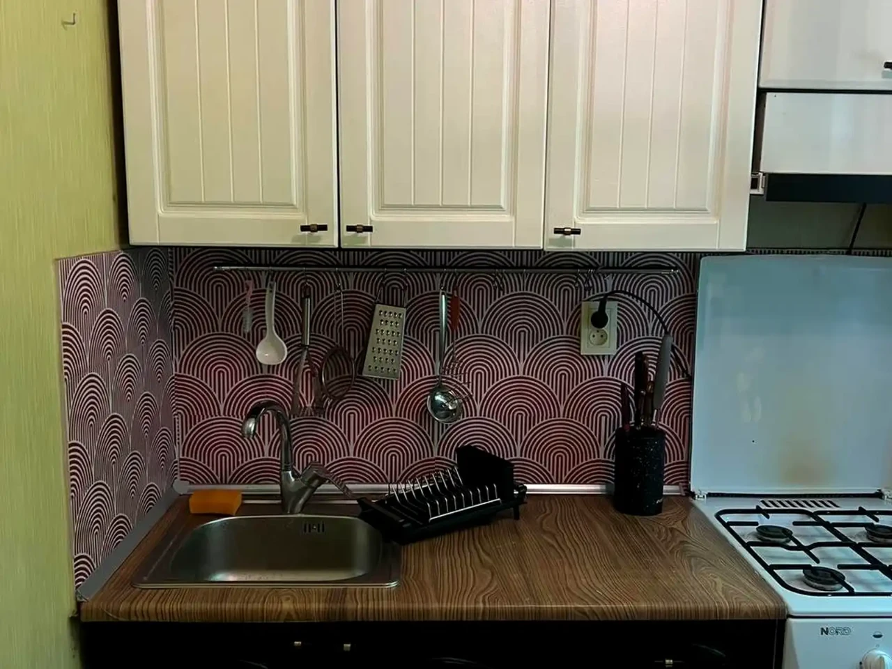 Rent 2-room apartment 50 sq m, 3rd floor.