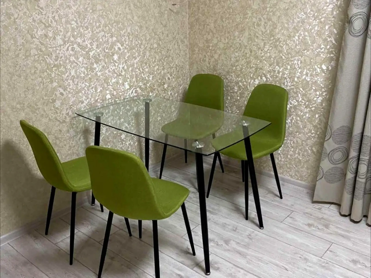 Оренда квартири 2-кімн. 45 м² 2/2 пов.