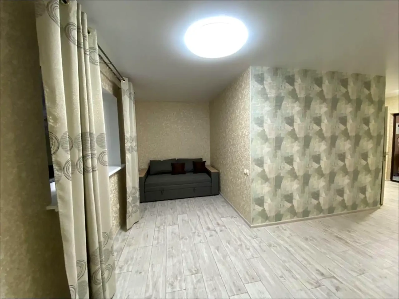 Оренда квартири 2-кімн. 45 м² 2/2 пов.