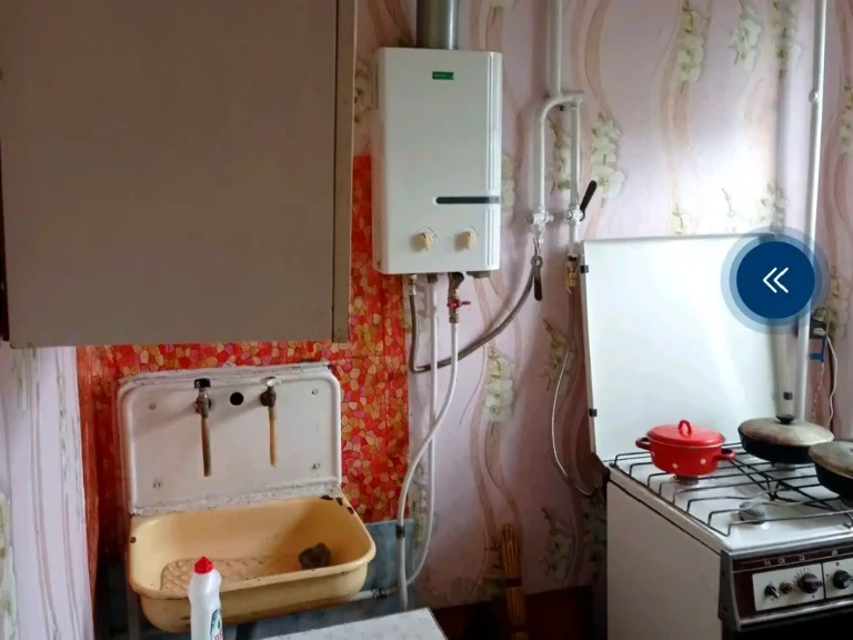 Rent 2-room apartment 42 m² on the 3rd floor.