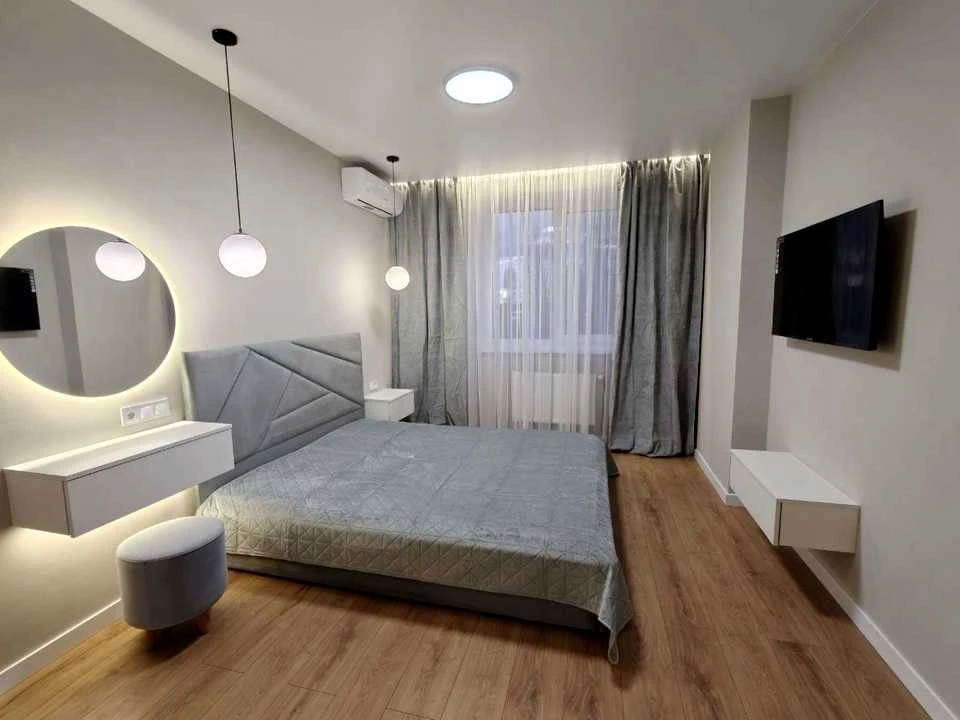 Apartment. Vyshneve, Svjatoshyns'ka st.