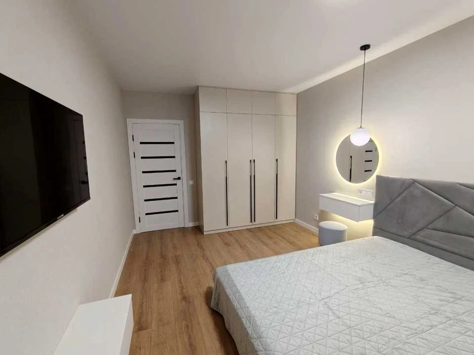 Apartment. Vyshneve, Svjatoshyns'ka st.