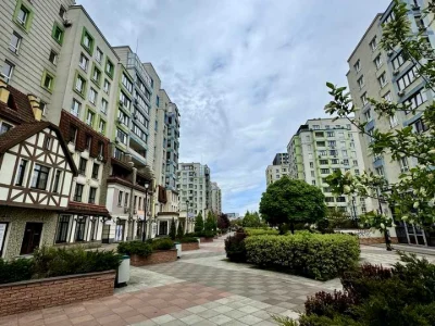 Apartment. Lesi Ukrainy, Lesi Ukrainy st.