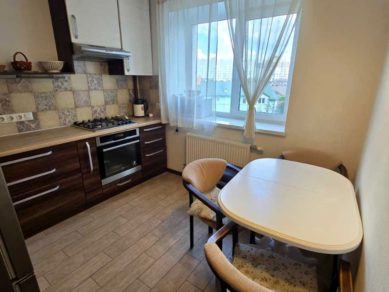Apartment. Vyshneve, V'yacheslava Chornovol Street