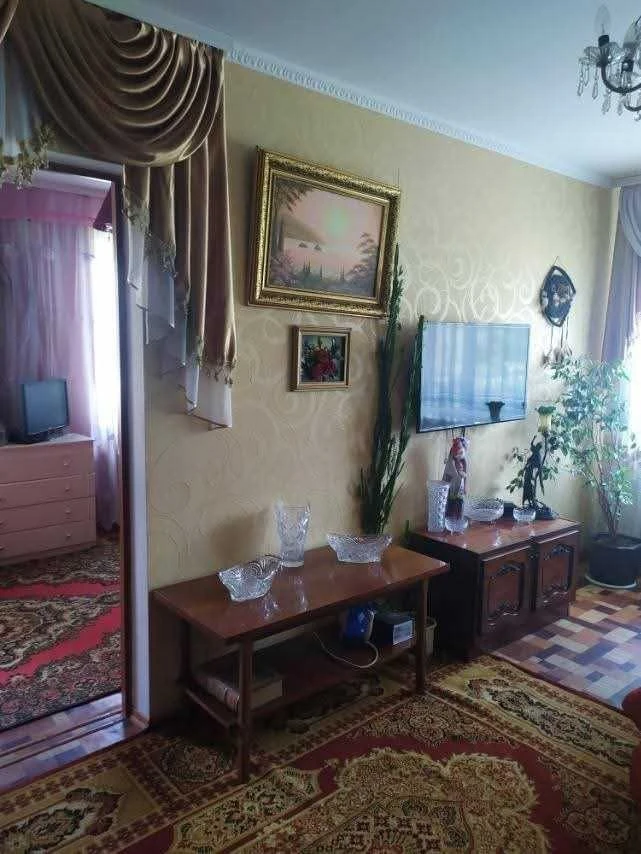 For Sale: 3-room apartment in Zhmeryntsi