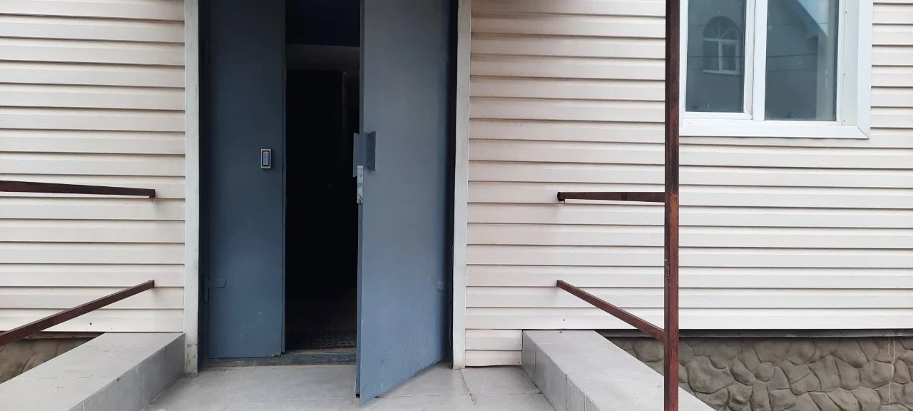 For Sale: 3-bedroom apartment