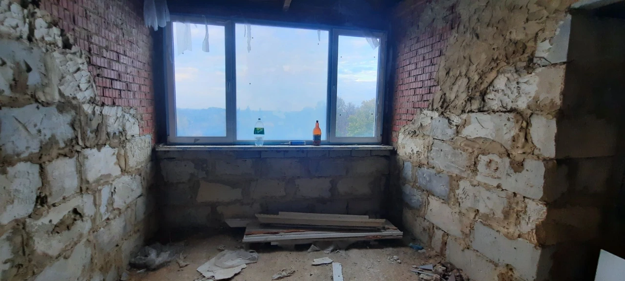 For Sale: 3-bedroom apartment