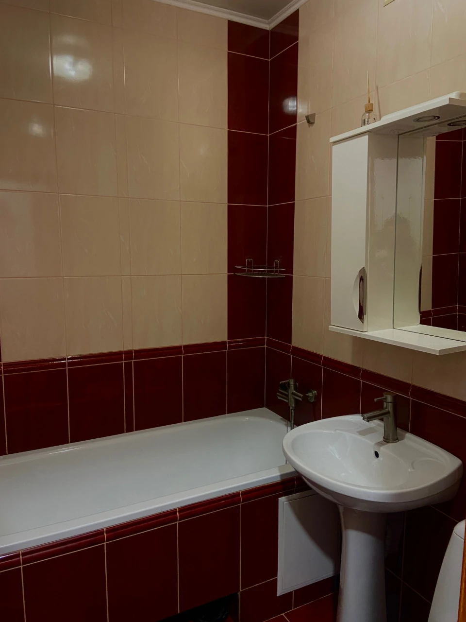 Spacious 3-bedroom apartment for sale in a quiet and cozy area