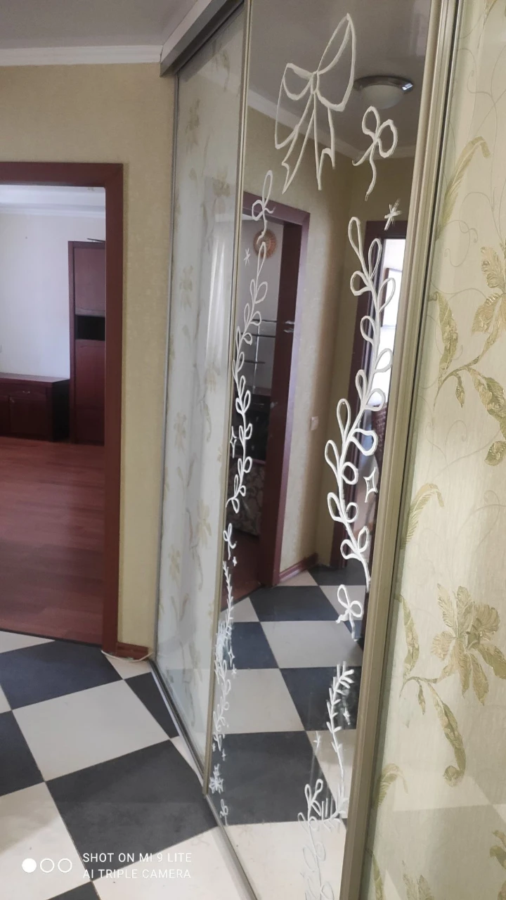 Двохкімнатна квартира, в центрі міста.