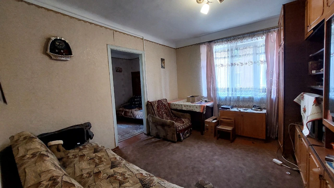 Продам 2-кімнатну квартиру. Вул.Гоголя,9.