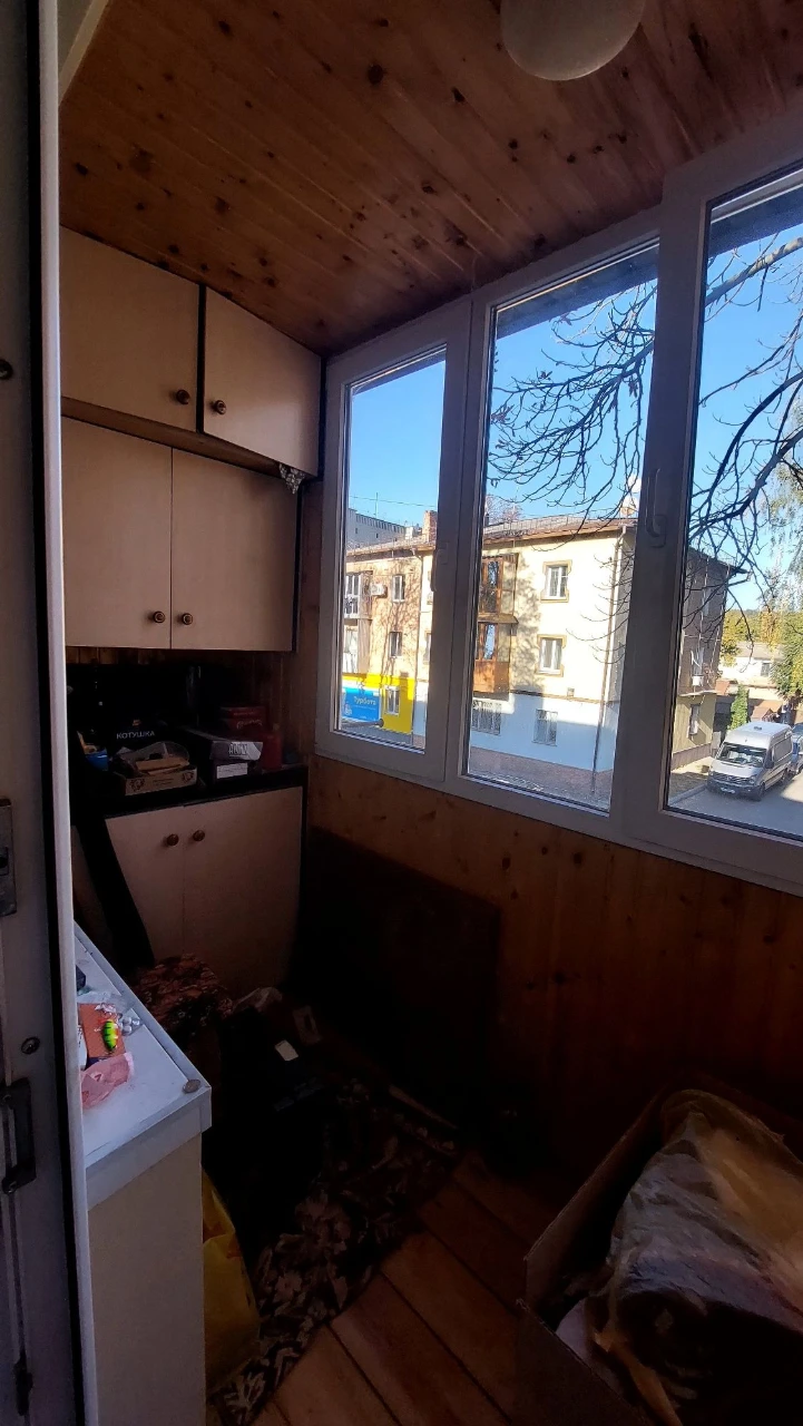 Продам 2-кімнатну квартиру. Вул.Гоголя,9.