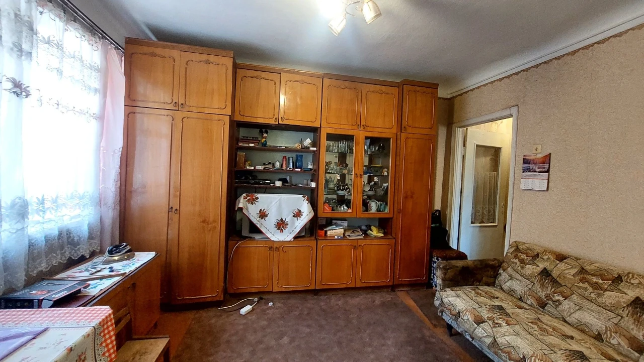 Продам 2-кімнатну квартиру. Вул.Гоголя,9.
