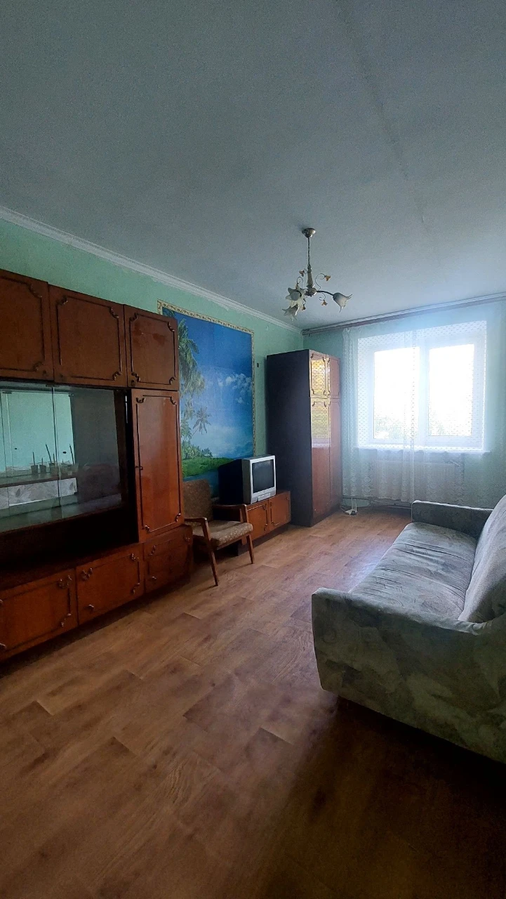 Продам 2-кімнатну квартиру. Вул.Дачна,32.