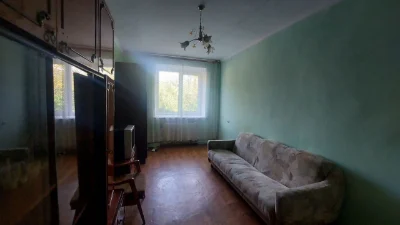 Продам 2-кімнатну квартиру. Вул.Дачна,32.