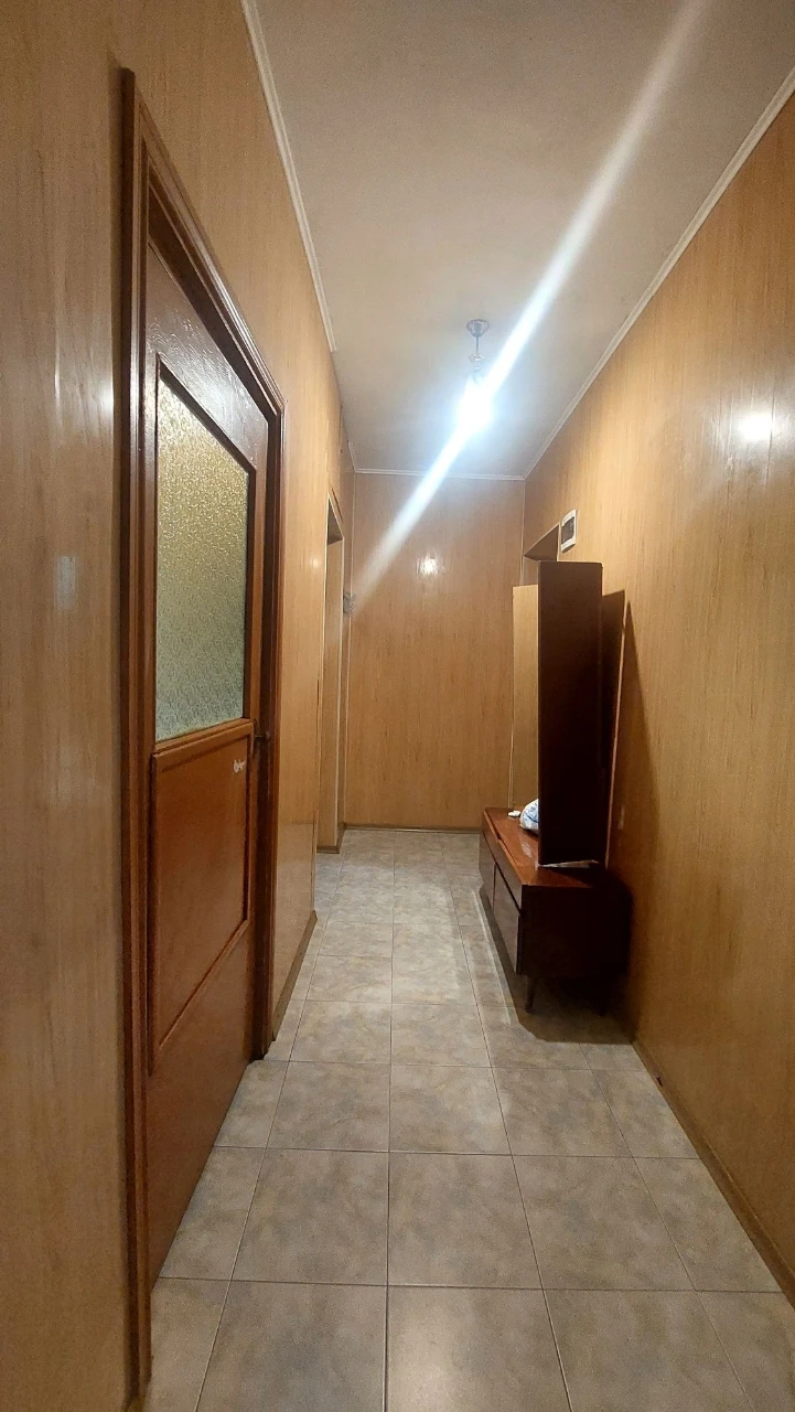 Продам 2-кімнатну квартиру. Вул.Дачна,32.