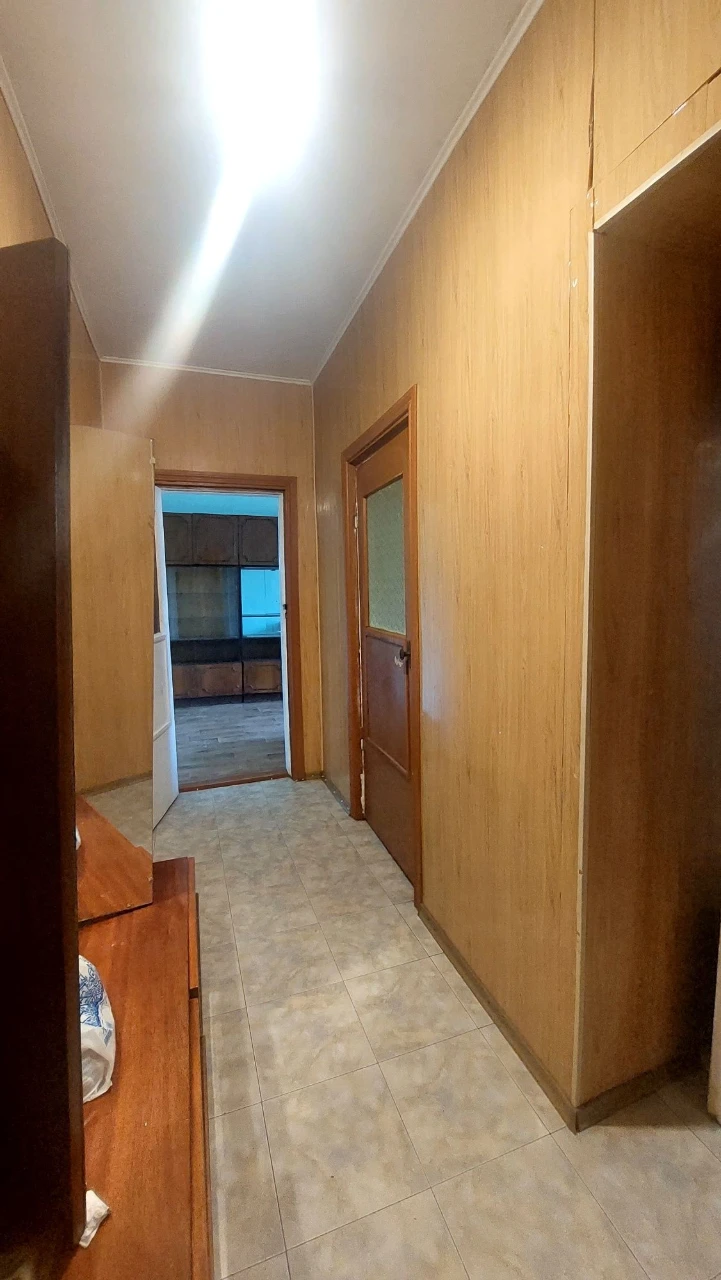 Продам 2-кімнатну квартиру. Вул.Дачна,32.