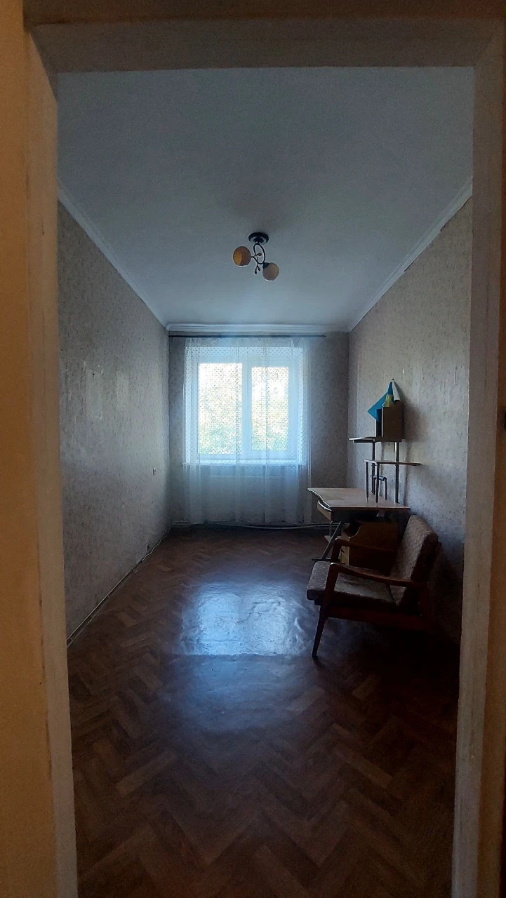 Продам 2-кімнатну квартиру. Вул.Дачна,32.