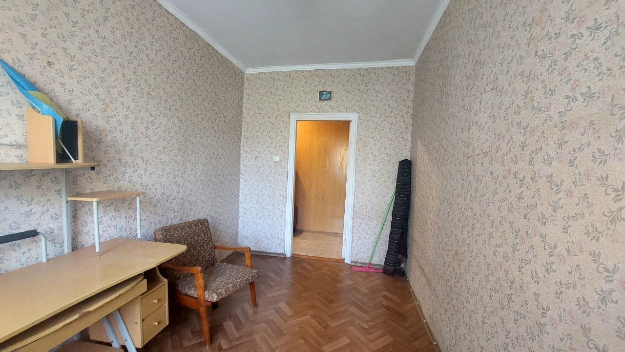 Продам 2-кімнатну квартиру. Вул.Дачна,32.