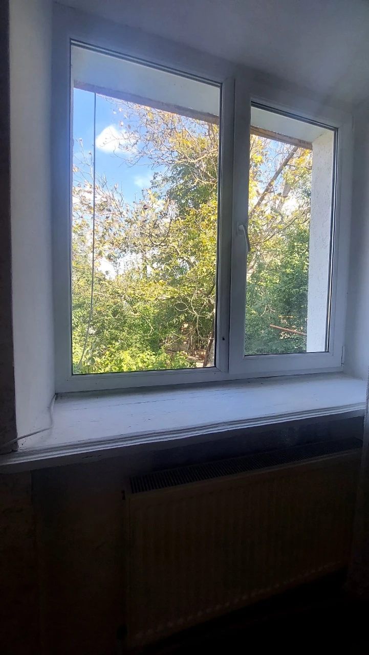 Продам 2-кімнатну квартиру. Вул.Дачна,32.