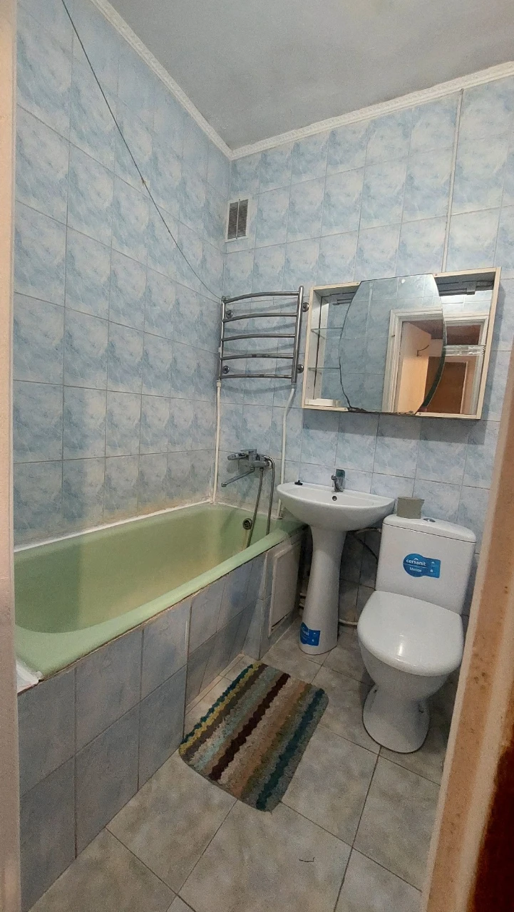 Продам 2-кімнатну квартиру. Вул.Дачна,32.