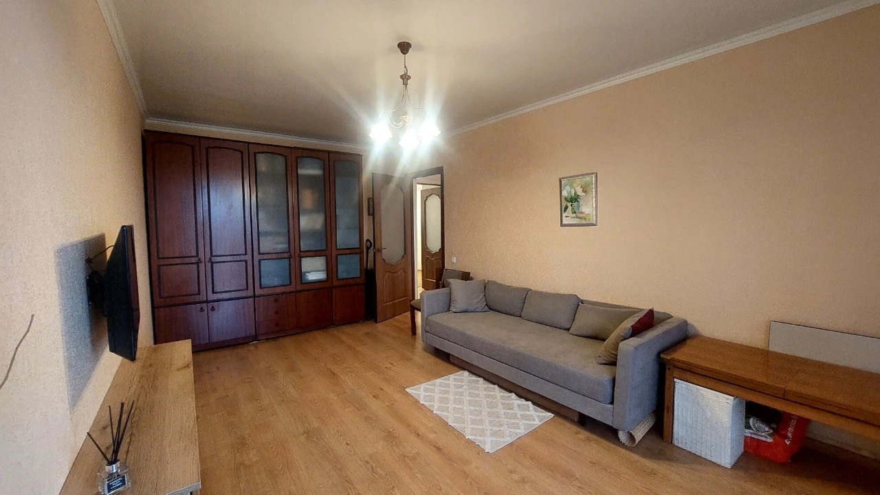 Продам 3-кімнатну квартиру. Вул.Вірменська,13.