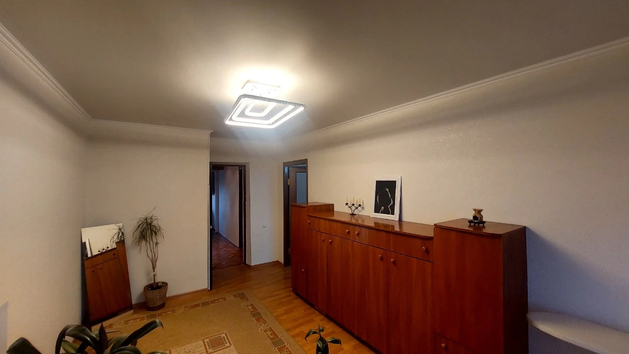 Продам 3-кімнатну квартиру. Вул.Вірменська,13.