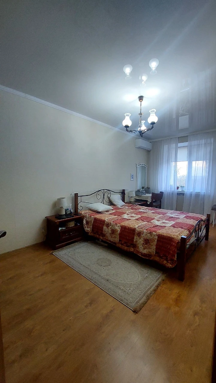 Продам 3-кімнатну квартиру. Вул.Вірменська,13.