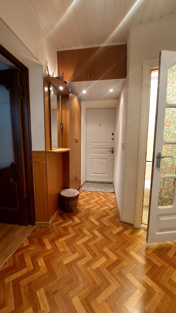 Продам 3-кімнатну квартиру. Вул.Вірменська,13.