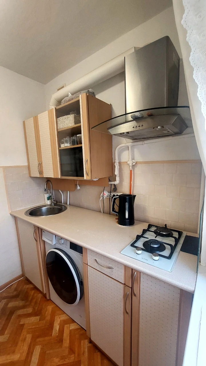 Продам 3-кімнатну квартиру. Вул.Вірменська,13.