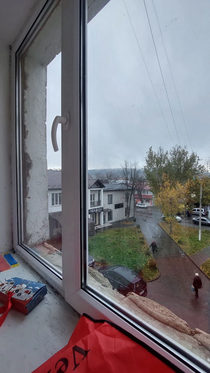 Продається 2-кімнатна квартира. вул. Стависька, 33.