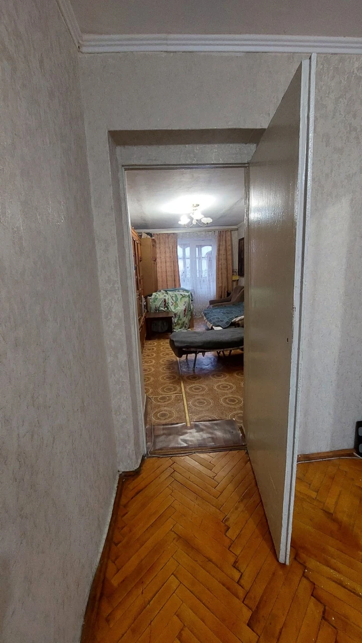 Продається 2-кімнатна квартира. вул. Стависька, 33.