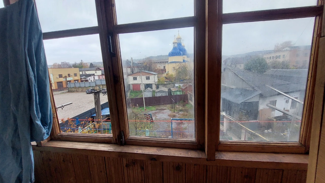 Продається 2-кімнатна квартира. вул. Стависька, 33.