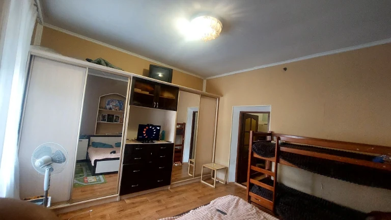 Apartment for sale: Tropinina Street, 45.